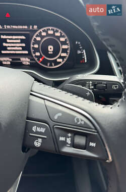 Внедорожник / Кроссовер Audi Q7 2016 в 