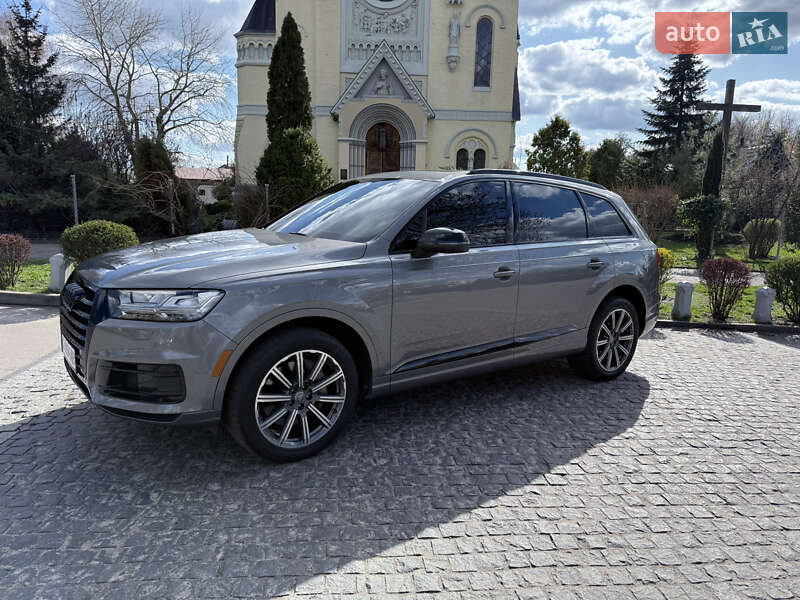 Позашляховик / Кросовер Audi Q7 2016 в Києві