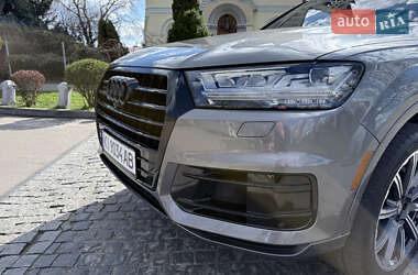 Внедорожник / Кроссовер Audi Q7 2016 в 