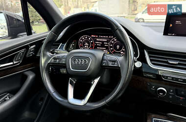 Внедорожник / Кроссовер Audi Q7 2016 в 