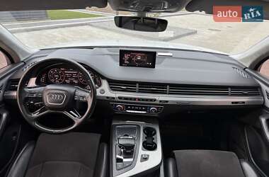 Внедорожник / Кроссовер Audi Q7 2016 в 