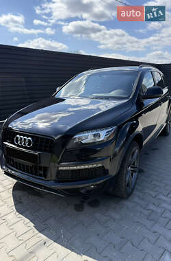 Внедорожник / Кроссовер Audi Q7 2012 в 