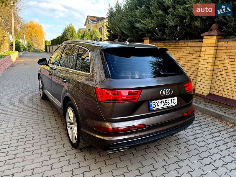Внедорожник / Кроссовер Audi Q7 2016 в Хмельницком