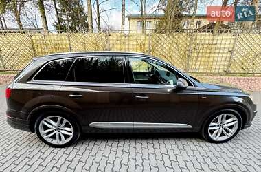 Внедорожник / Кроссовер Audi Q7 2016 в 