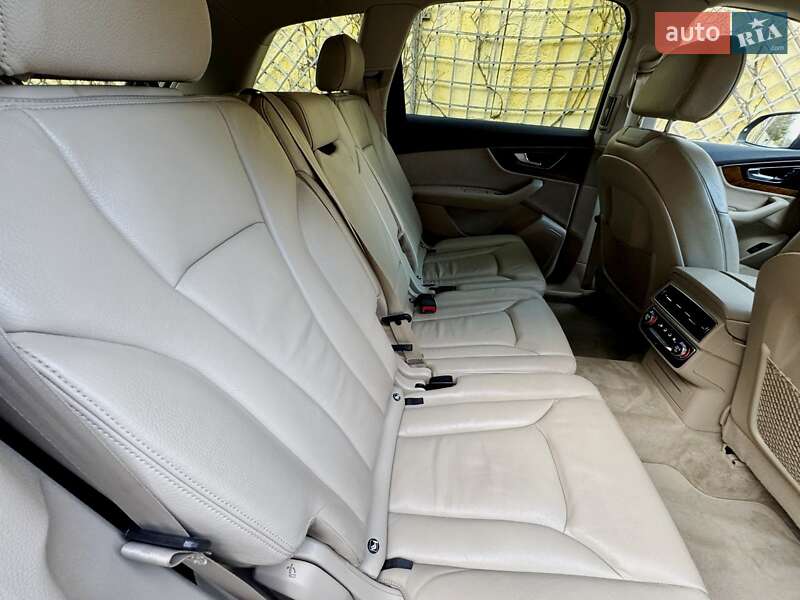 Внедорожник / Кроссовер Audi Q7 2016 в Хмельницком
