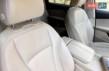 Внедорожник / Кроссовер Audi Q7 2016 в 