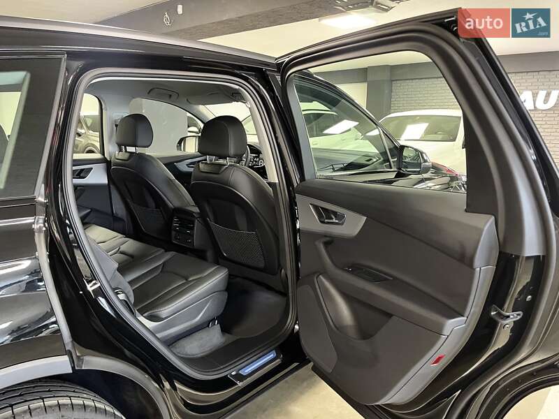 Позашляховик / Кросовер Audi Q7 2025 в Львові