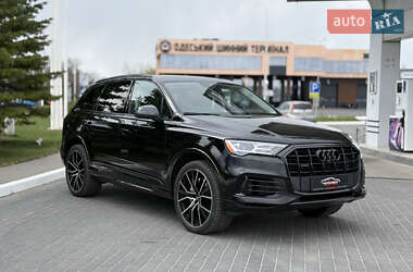 Внедорожник / Кроссовер Audi Q7 2020 в 