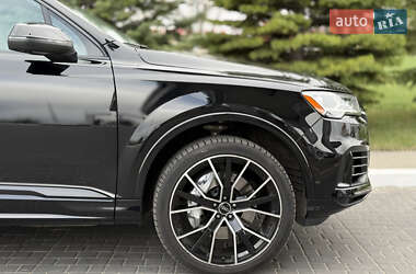 Внедорожник / Кроссовер Audi Q7 2020 в 