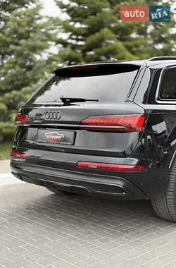 Внедорожник / Кроссовер Audi Q7 2020 в 