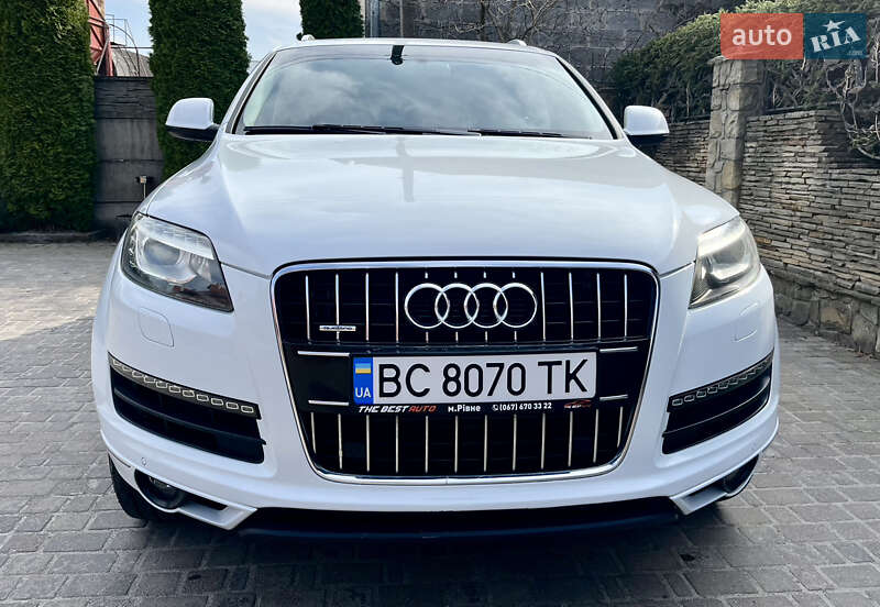 Позашляховик / Кросовер Audi Q7 2012 в 