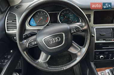 Позашляховик / Кросовер Audi Q7 2012 в 