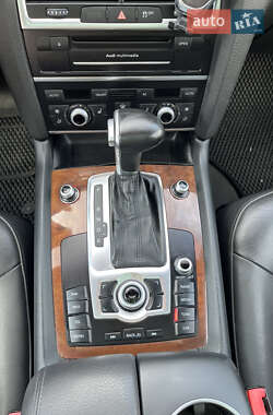 Позашляховик / Кросовер Audi Q7 2012 в 