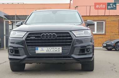Внедорожник / Кроссовер Audi Q7 2016 в 