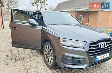 Позашляховик / Кросовер Audi Q7 2019 в 