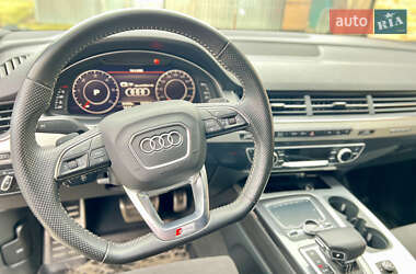 Позашляховик / Кросовер Audi Q7 2019 в 