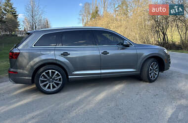 Внедорожник / Кроссовер Audi Q7 2017 в 