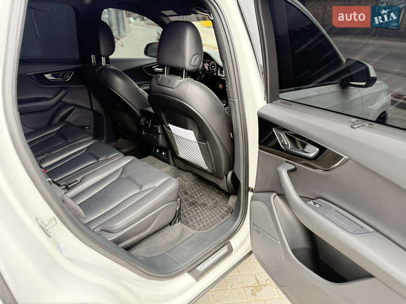Внедорожник / Кроссовер Audi Q7 2017 в Виннице