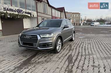 Внедорожник / Кроссовер Audi Q7 2016 в 