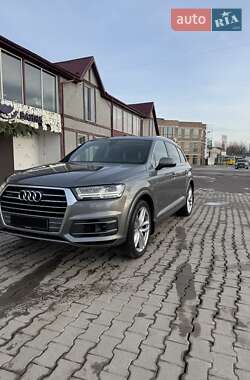 Внедорожник / Кроссовер Audi Q7 2016 в 