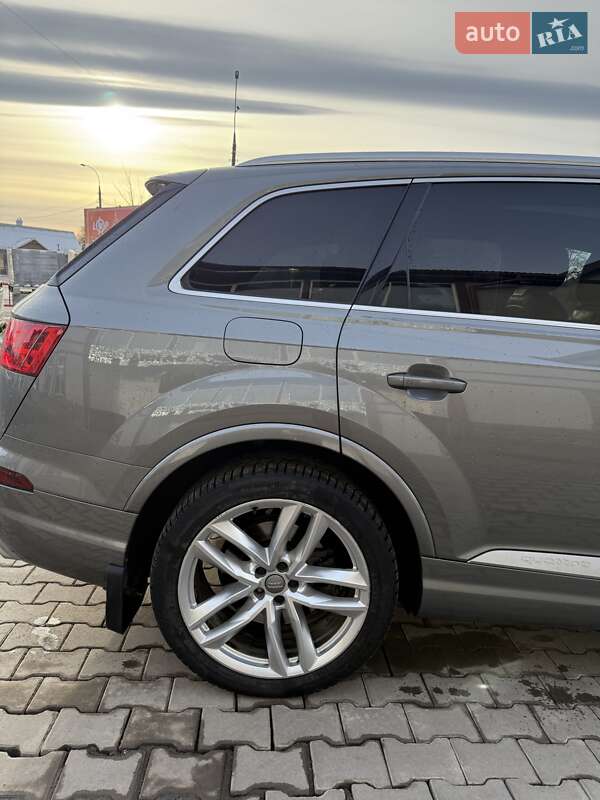 Внедорожник / Кроссовер Audi Q7 2016 в Коломые