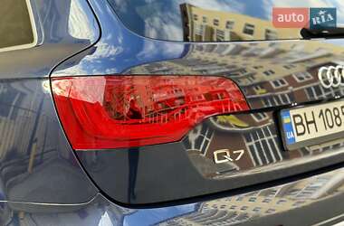 Позашляховик / Кросовер Audi Q7 2012 в 