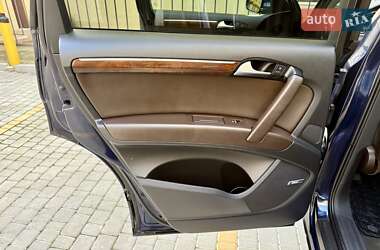 Позашляховик / Кросовер Audi Q7 2012 в 