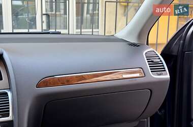 Позашляховик / Кросовер Audi Q7 2012 в 