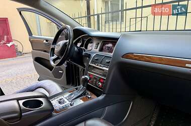 Позашляховик / Кросовер Audi Q7 2012 в 