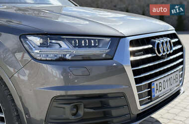 Позашляховик / Кросовер Audi Q7 2018 в 