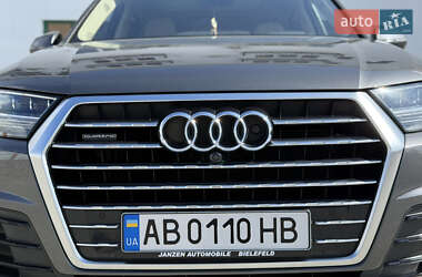 Позашляховик / Кросовер Audi Q7 2018 в 