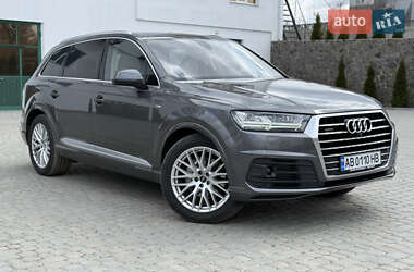 Позашляховик / Кросовер Audi Q7 2018 в 