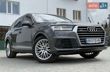 Позашляховик / Кросовер Audi Q7 2018 в 