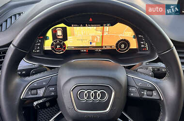 Позашляховик / Кросовер Audi Q7 2015 в 