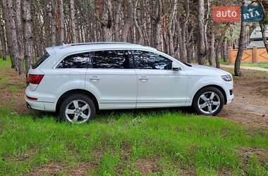 Позашляховик / Кросовер Audi Q7 2013 в 