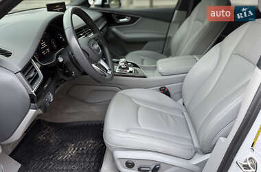 Внедорожник / Кроссовер Audi Q7 2018 в 