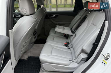Внедорожник / Кроссовер Audi Q7 2018 в 