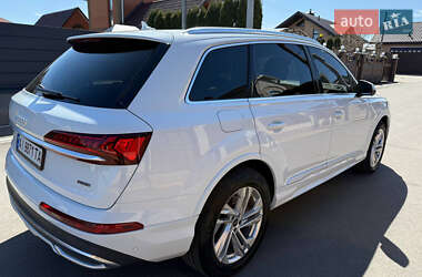 Внедорожник / Кроссовер Audi Q7 2022 в 