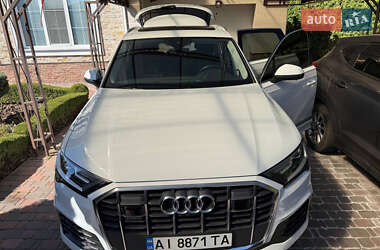 Внедорожник / Кроссовер Audi Q7 2022 в 
