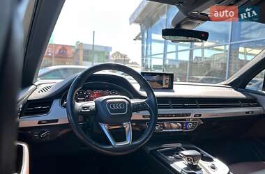 Внедорожник / Кроссовер Audi Q7 2018 в 