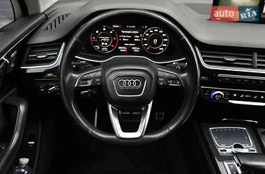 Позашляховик / Кросовер Audi Q7 2016 в 