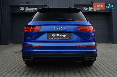 Позашляховик / Кросовер Audi Q7 2016 в 