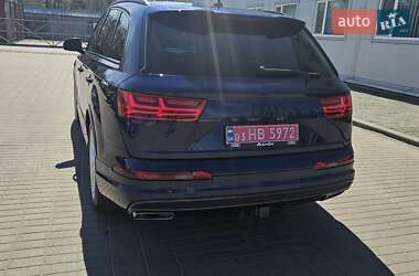Позашляховик / Кросовер Audi Q7 2019 в 