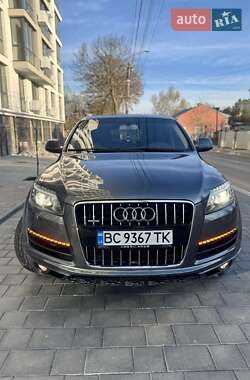 Позашляховик / Кросовер Audi Q7 2013 в 