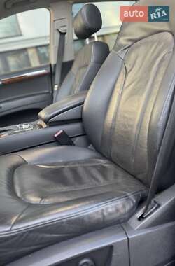 Позашляховик / Кросовер Audi Q7 2013 в 