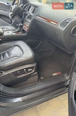 Позашляховик / Кросовер Audi Q7 2013 в 