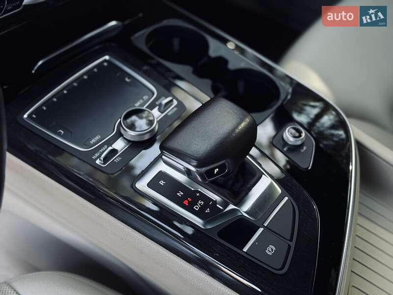 Внедорожник / Кроссовер Audi Q7 2017 в Житомире
