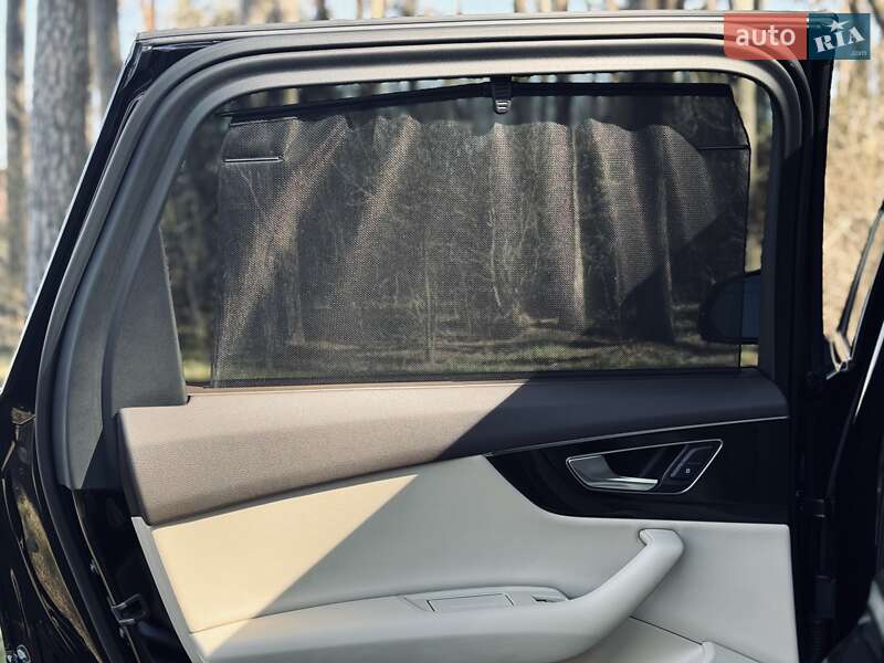 Внедорожник / Кроссовер Audi Q7 2017 в Житомире