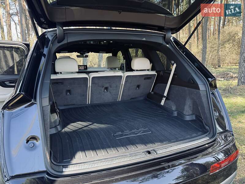 Внедорожник / Кроссовер Audi Q7 2017 в Житомире