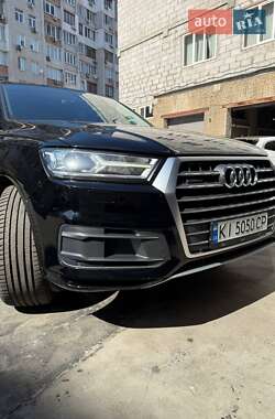 Внедорожник / Кроссовер Audi Q7 2017 в 